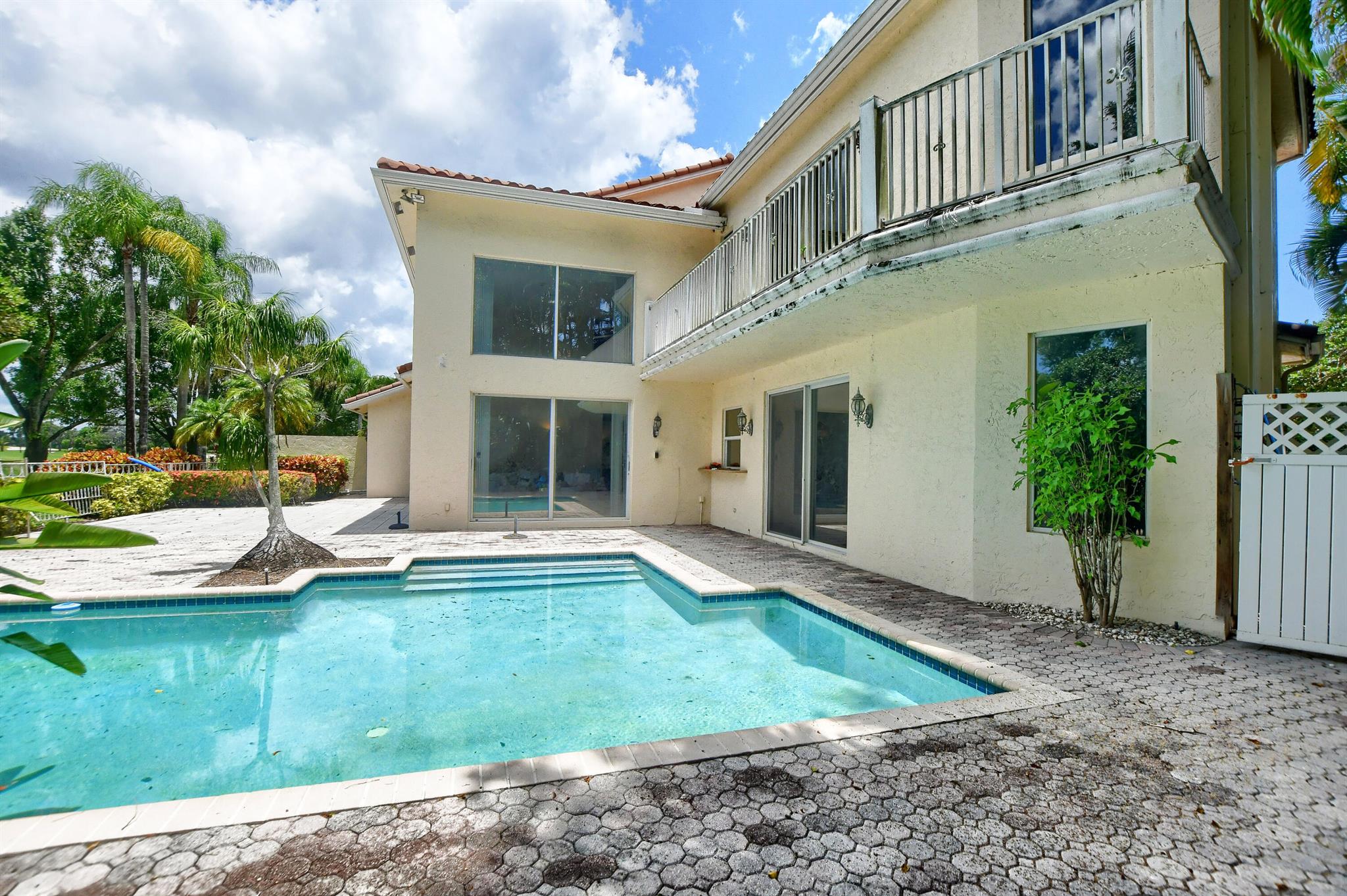 5607 NW 24th Terrace