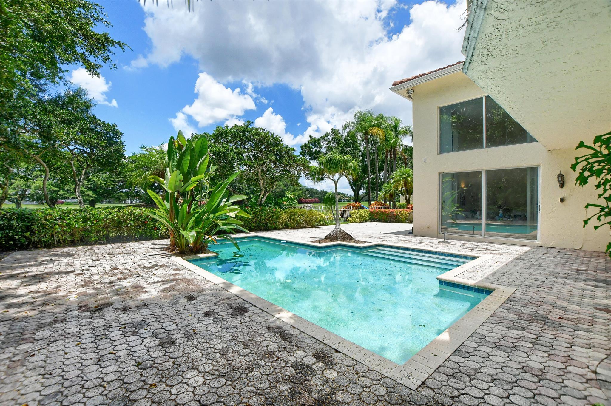 5607 NW 24th Terrace