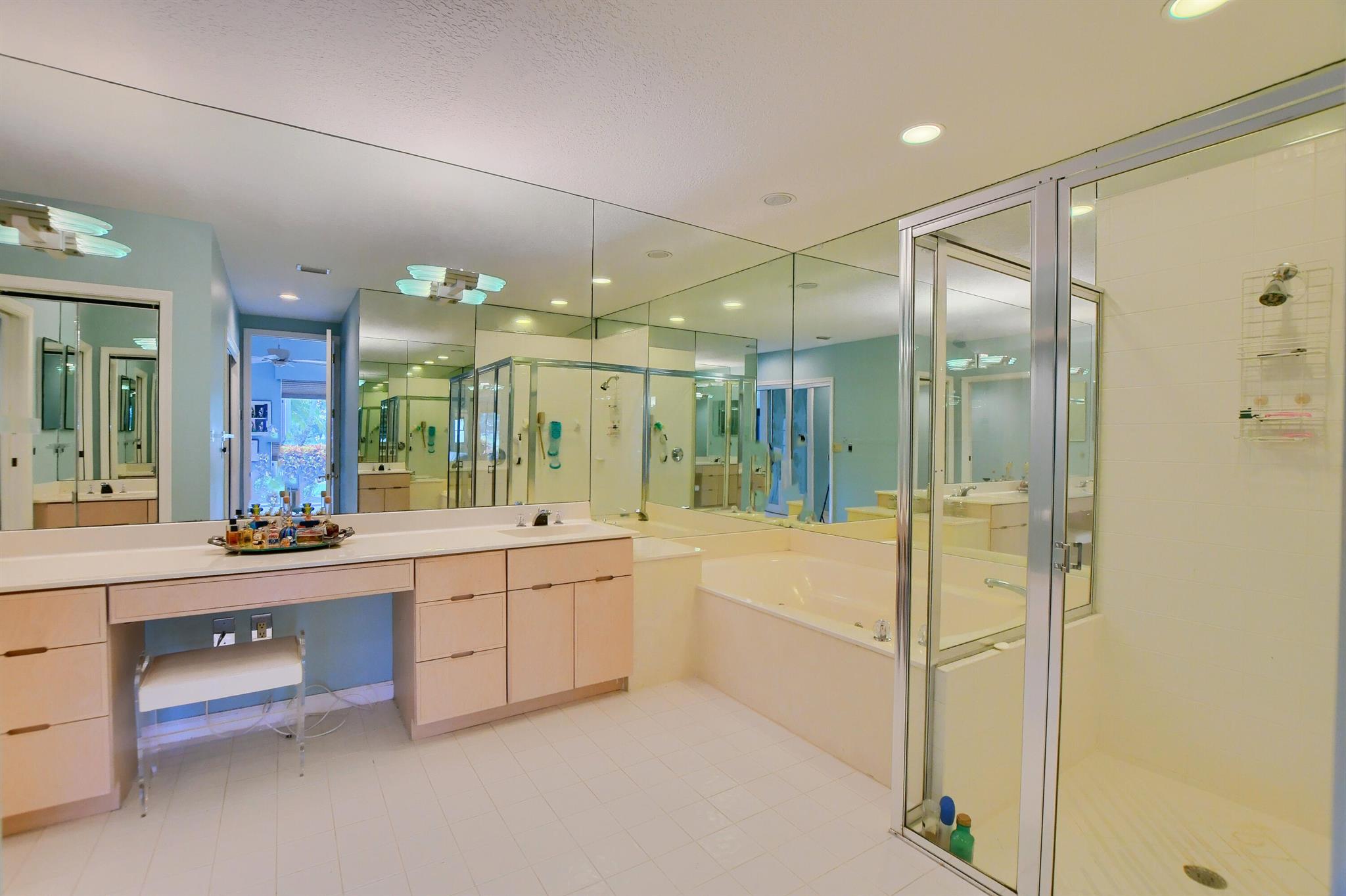 5607 NW 24th Terrace