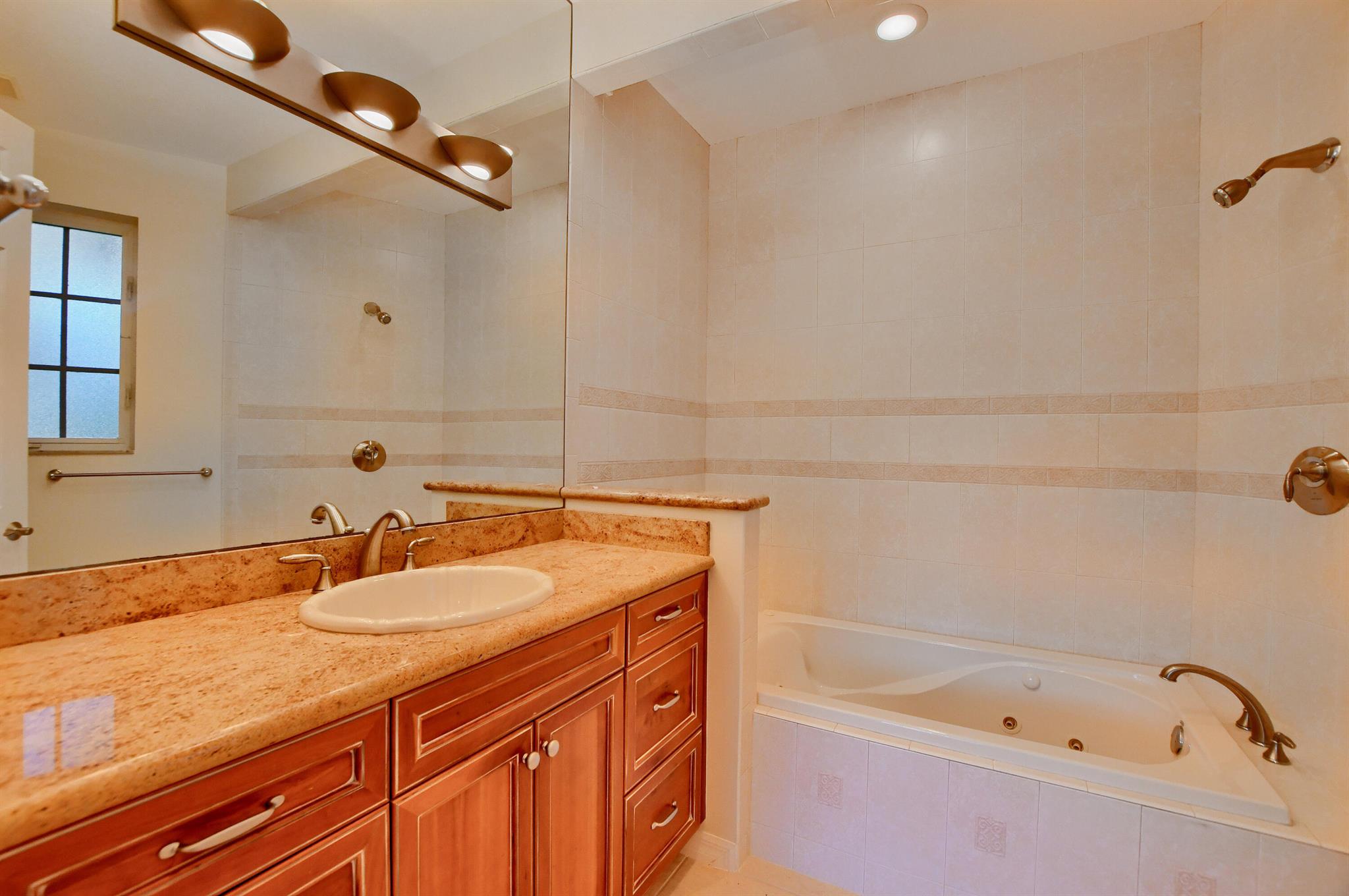 5607 NW 24th Terrace