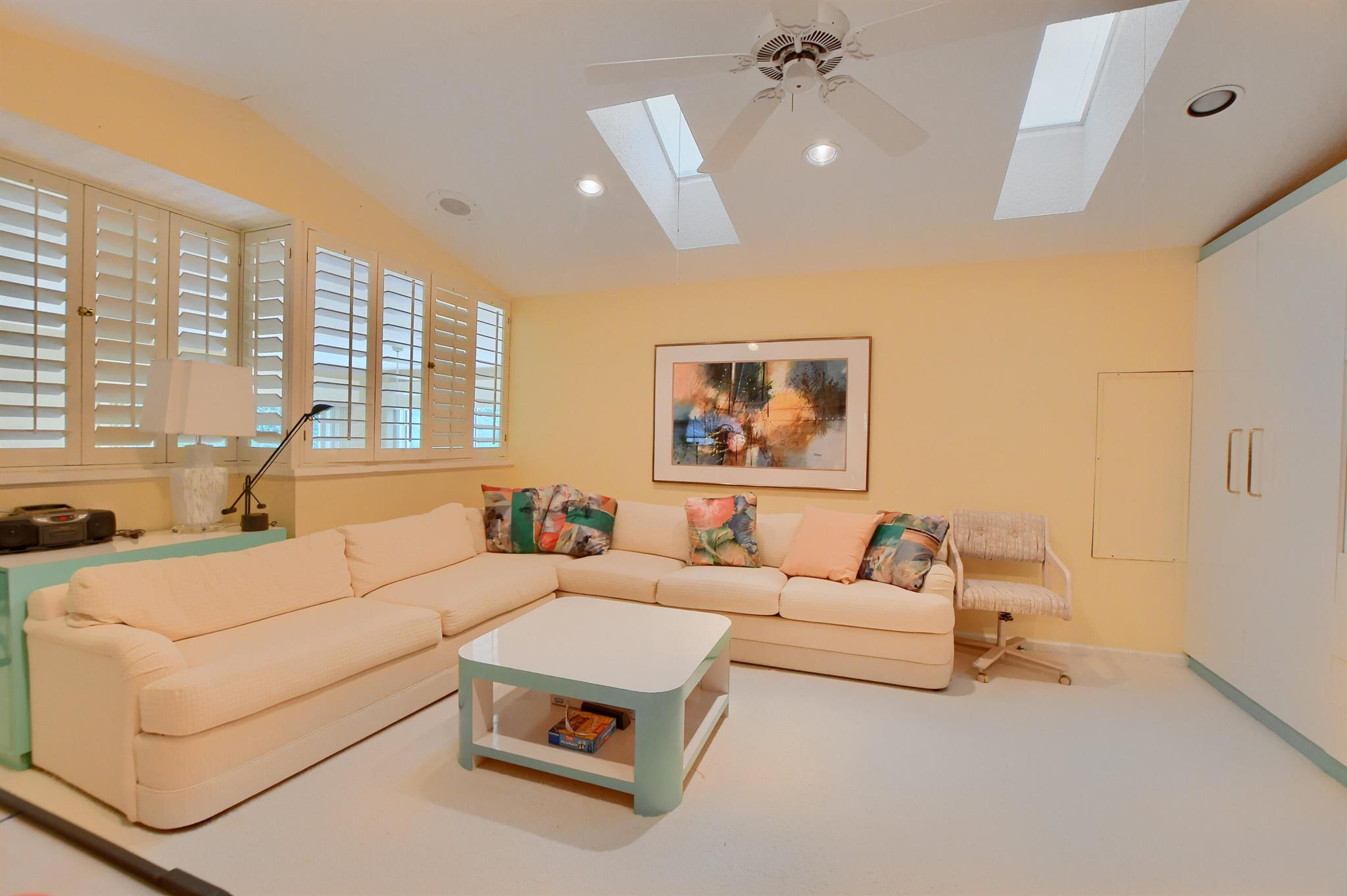 5607 NW 24th Terrace