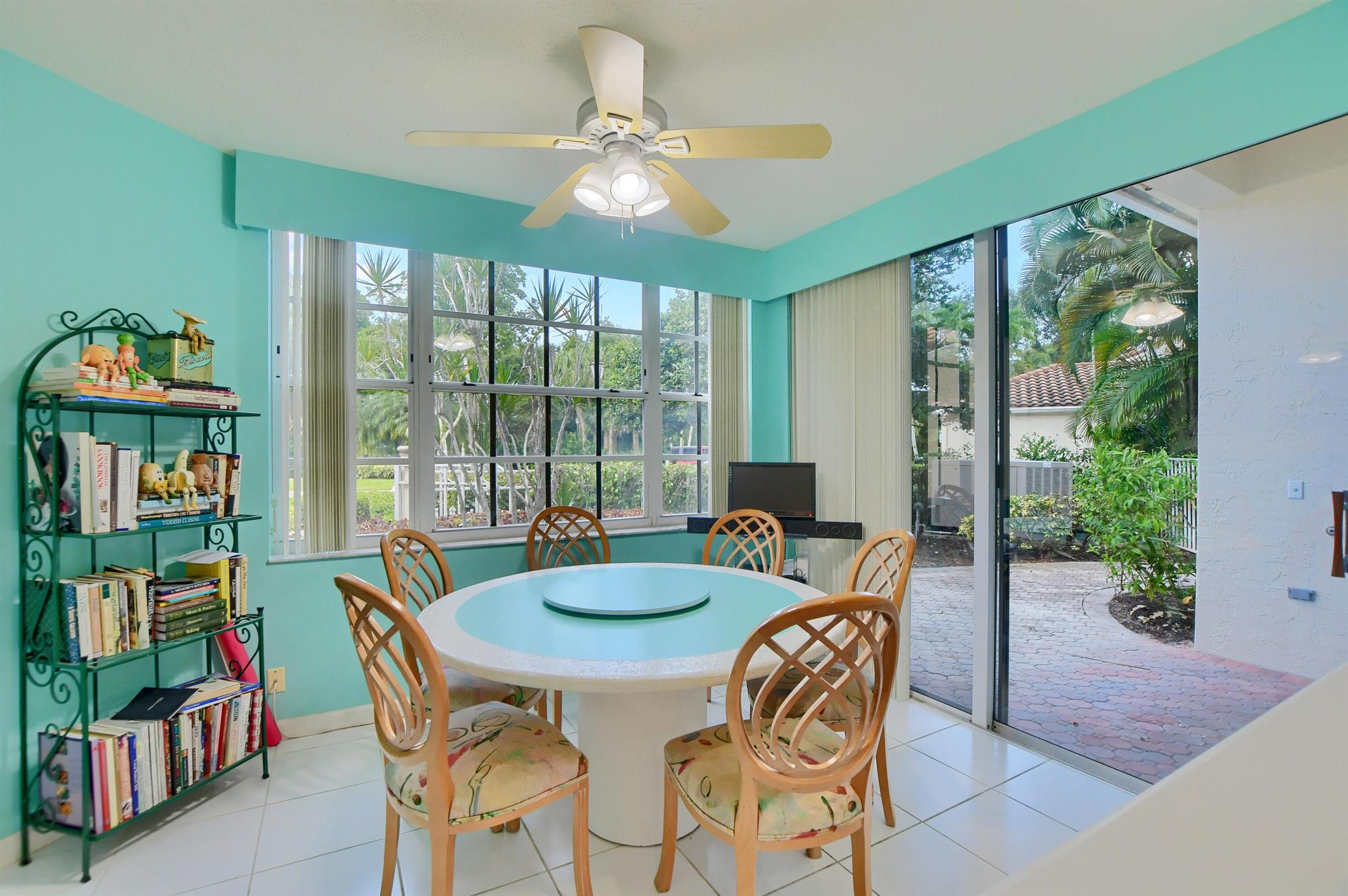 5607 NW 24th Terrace