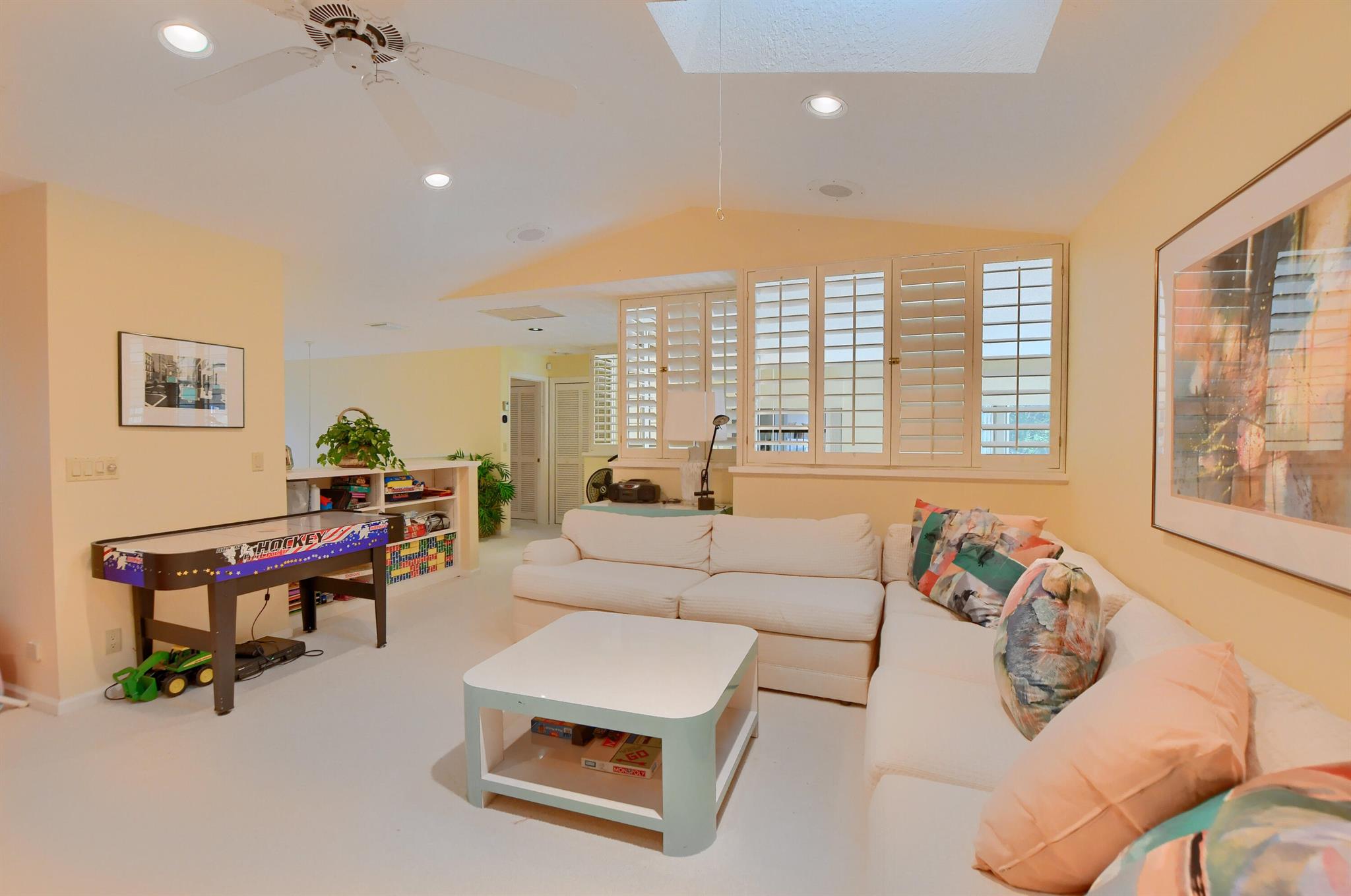 5607 NW 24th Terrace