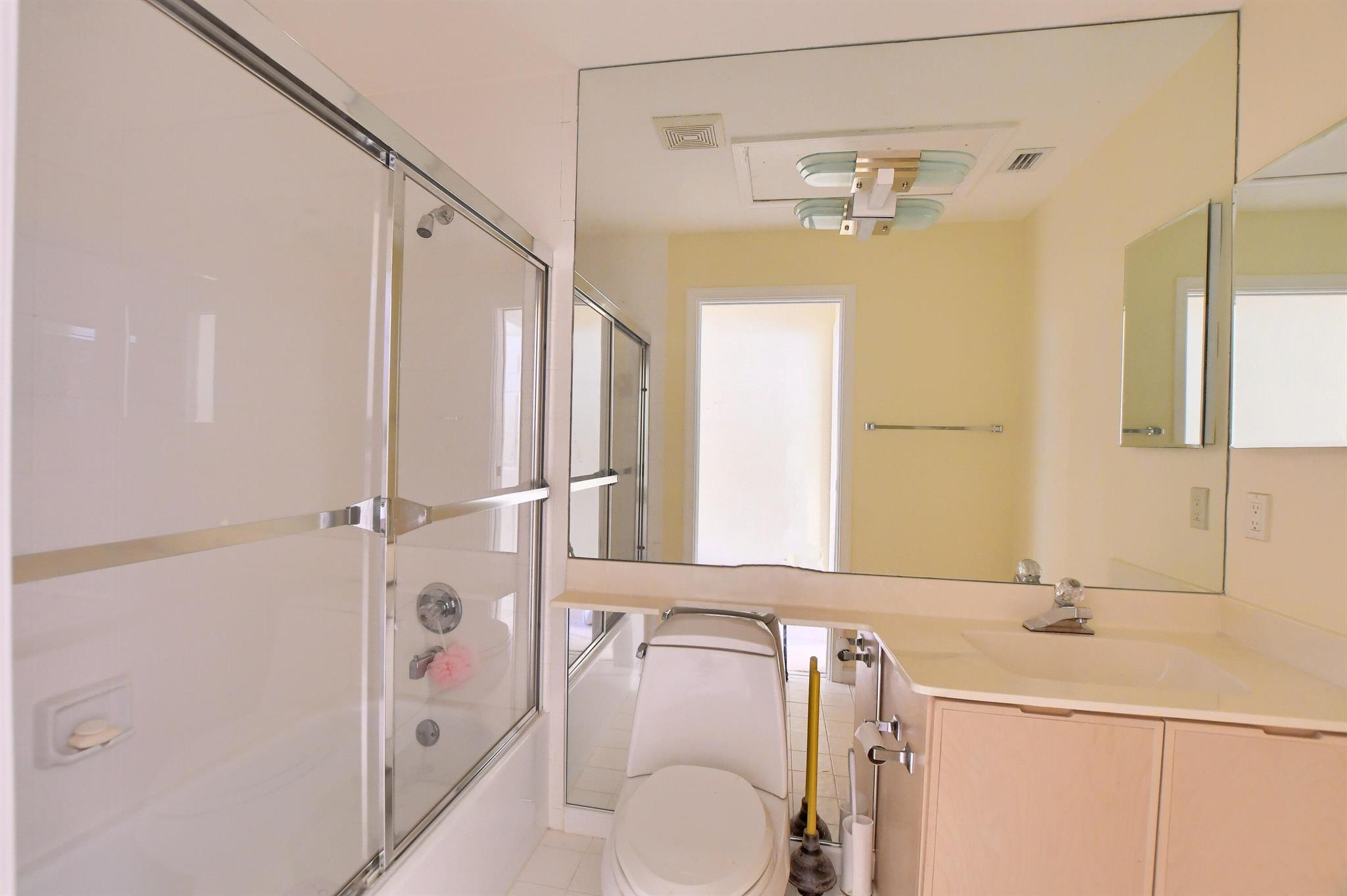 5607 NW 24th Terrace