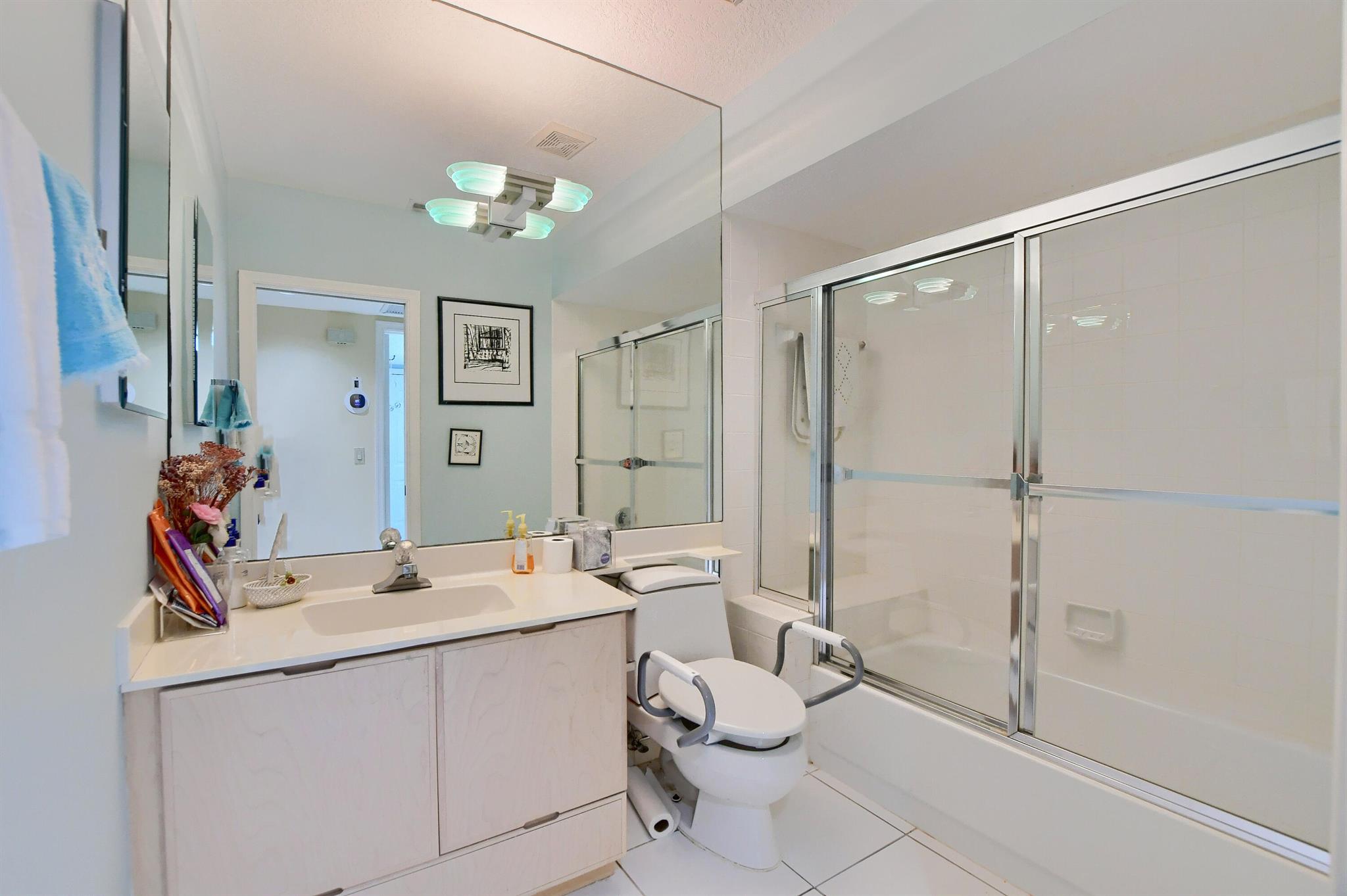 5607 NW 24th Terrace