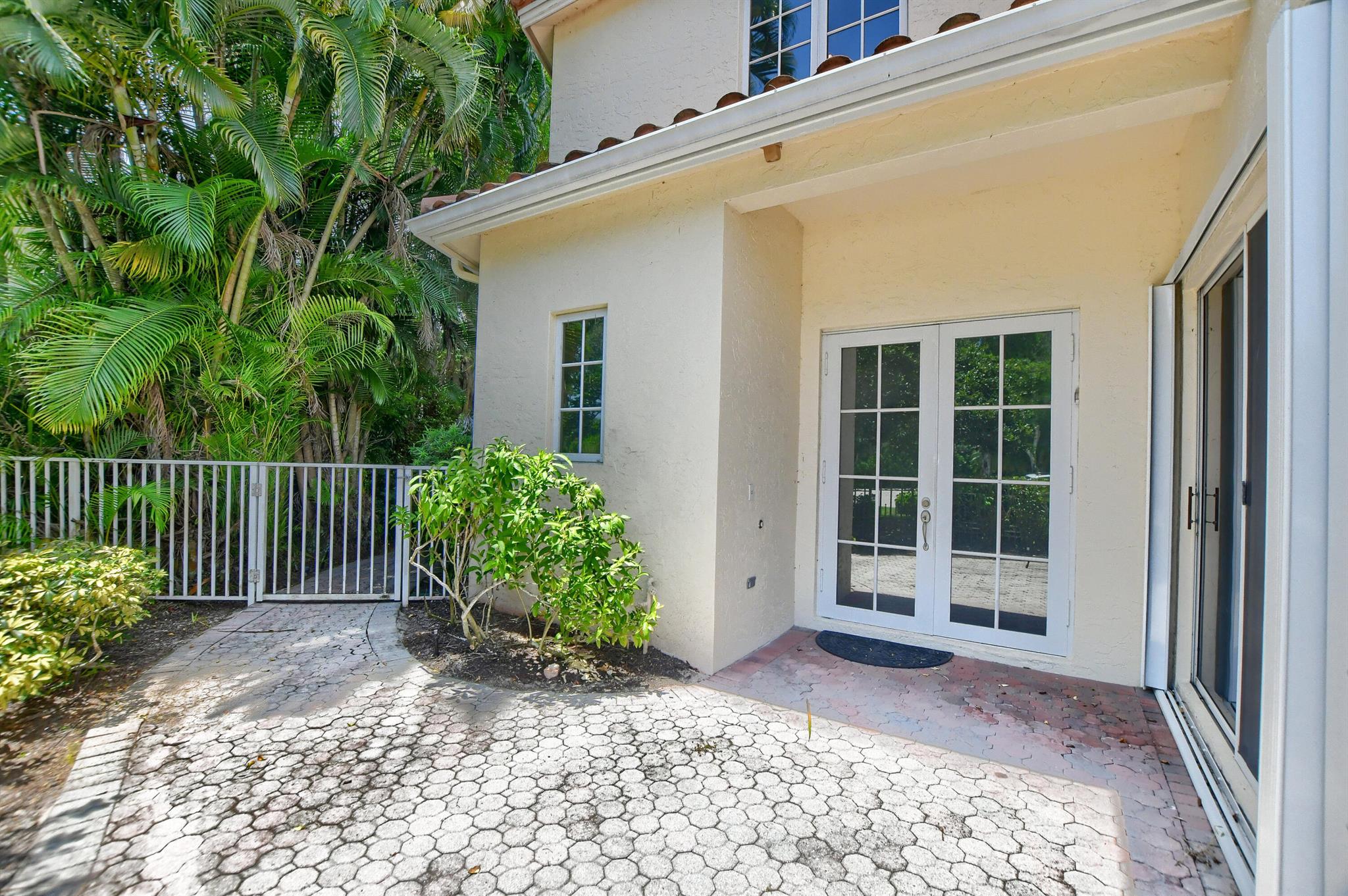 5607 NW 24th Terrace