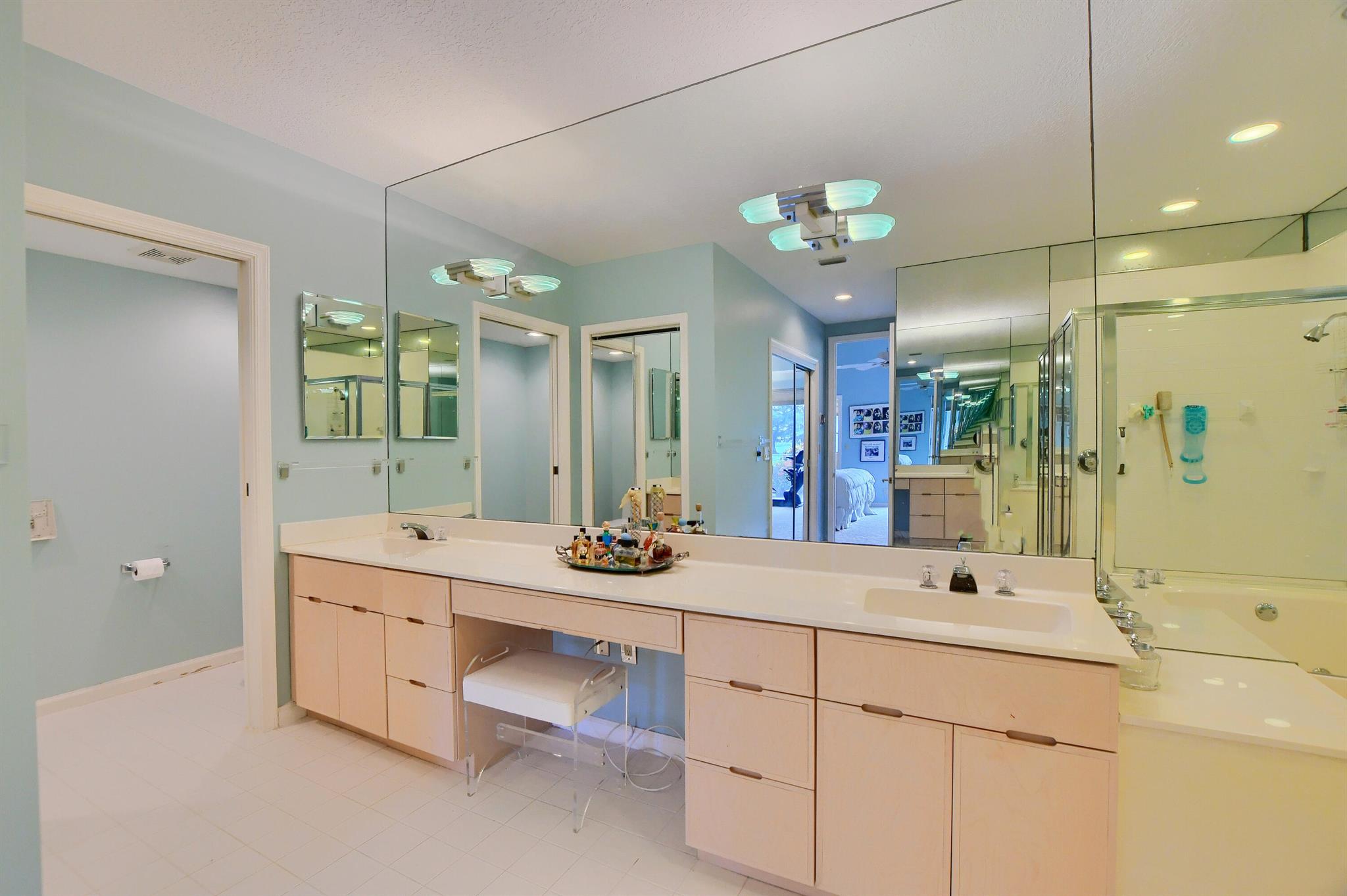 5607 NW 24th Terrace