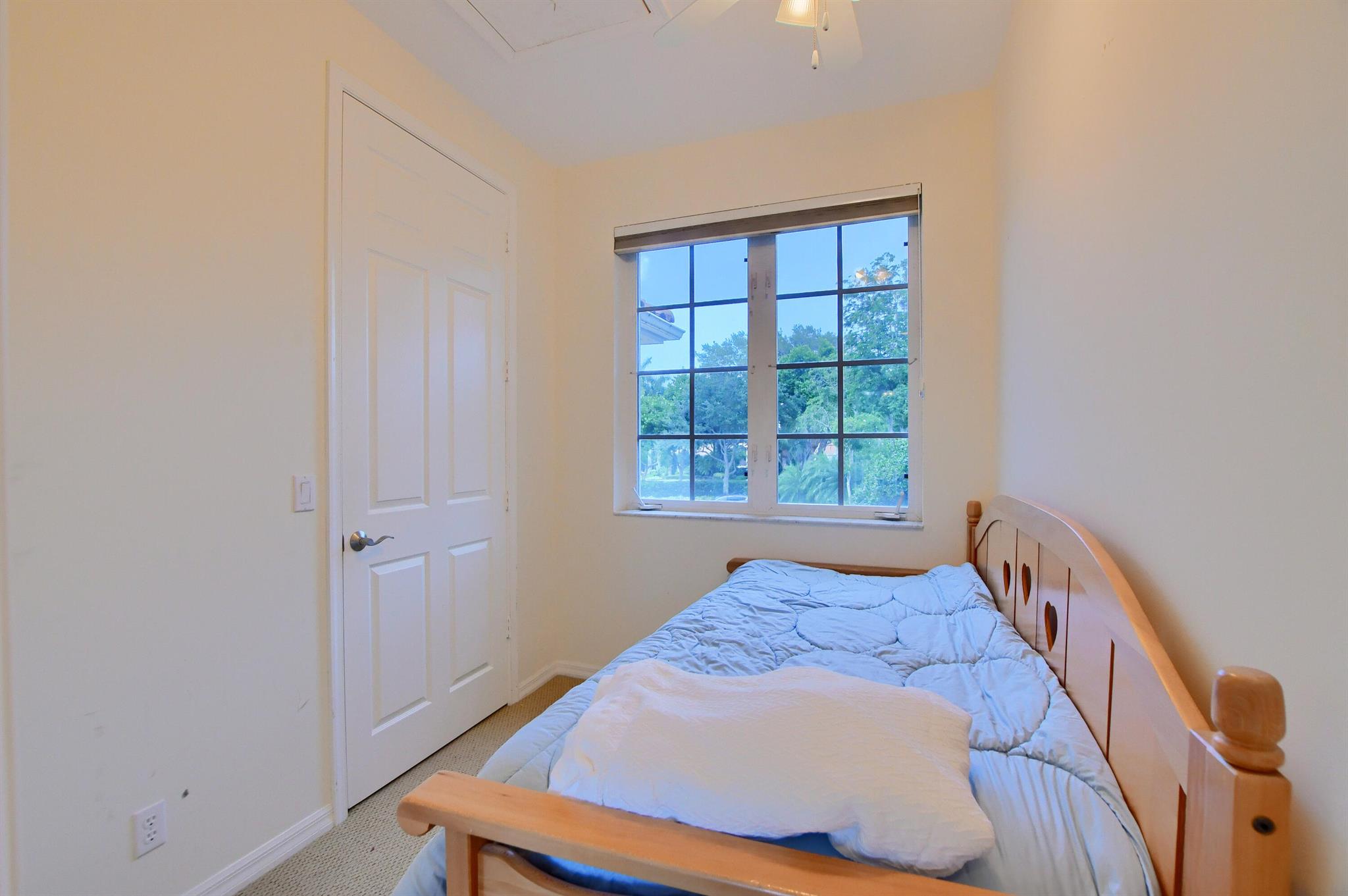 5607 NW 24th Terrace