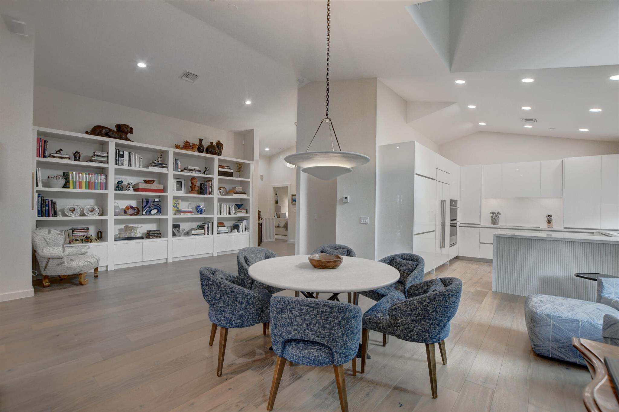 2101 NW 60th Circle
