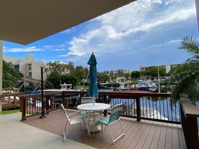 3 Royal Palm Way Unit: 2020