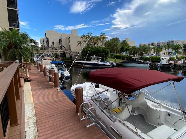 3 Royal Palm Way Unit: 2020