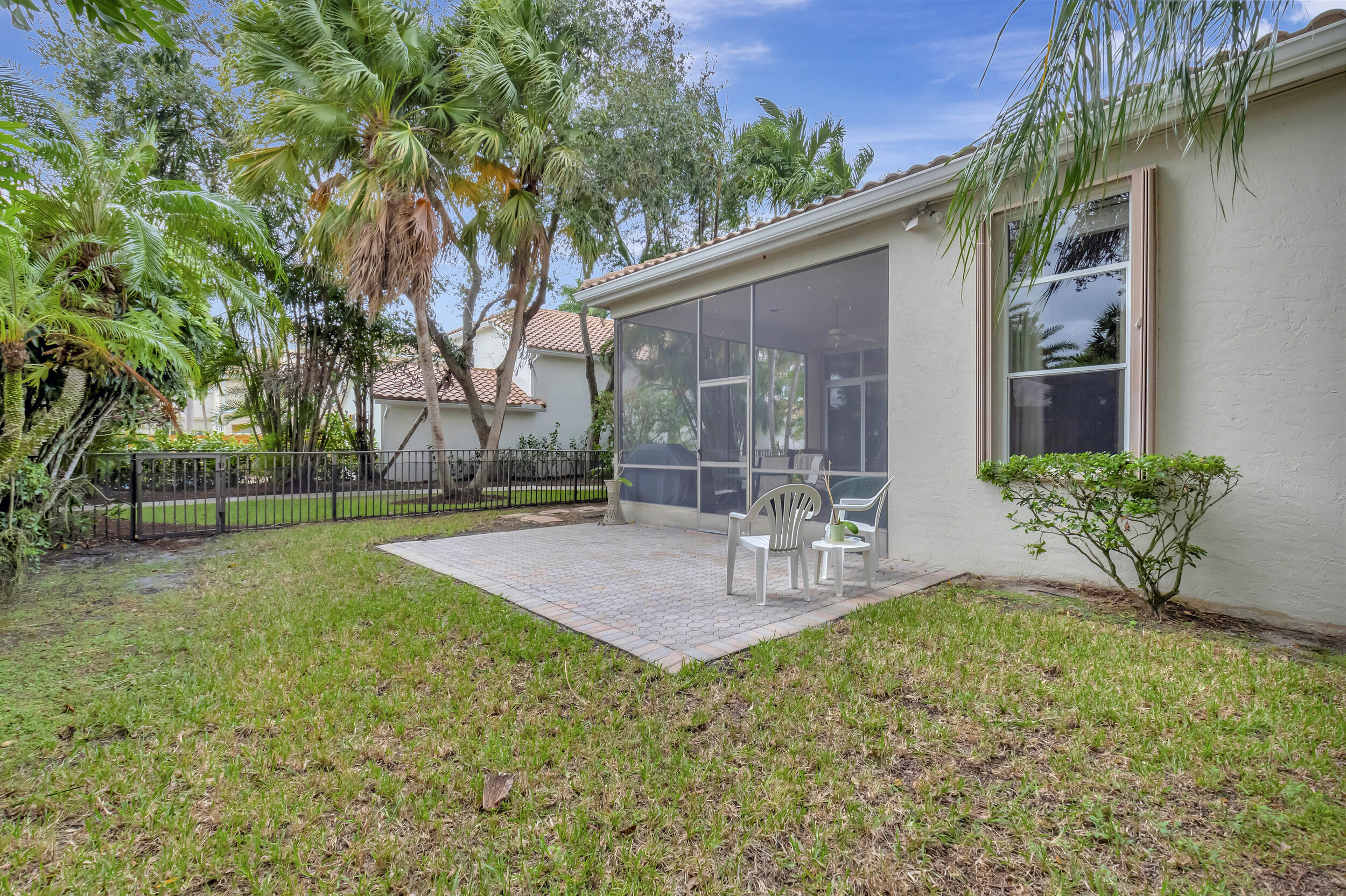 2452 NW 67th Street