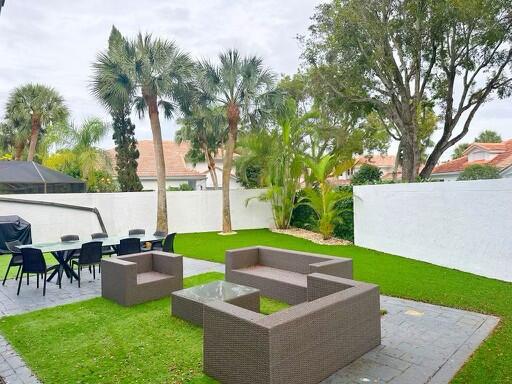 2252 NW 53 Rd Street