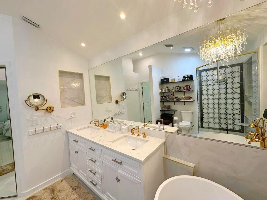 2252 NW 53 Rd Street