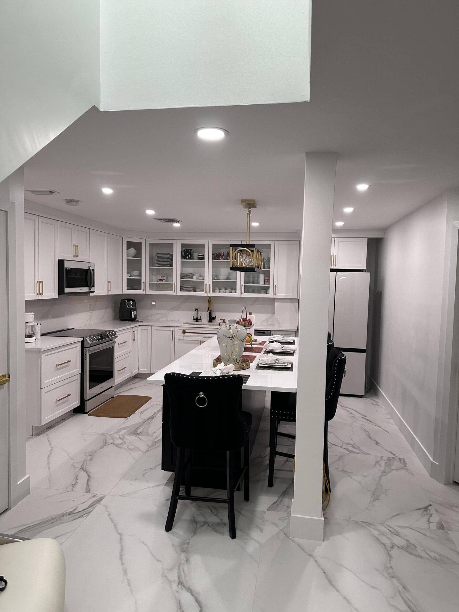 2252 NW 53 Rd Street