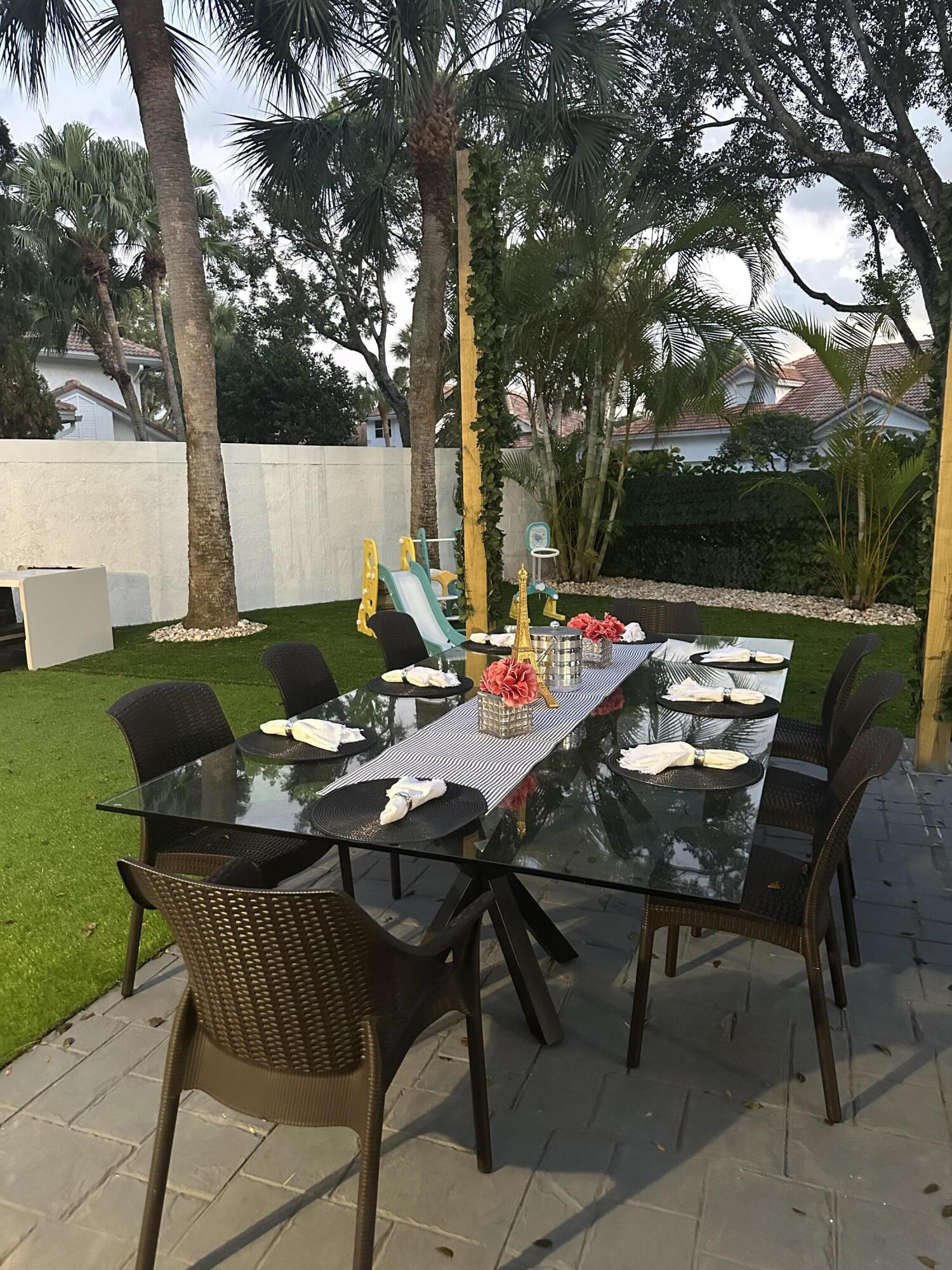 2252 NW 53 Rd Street