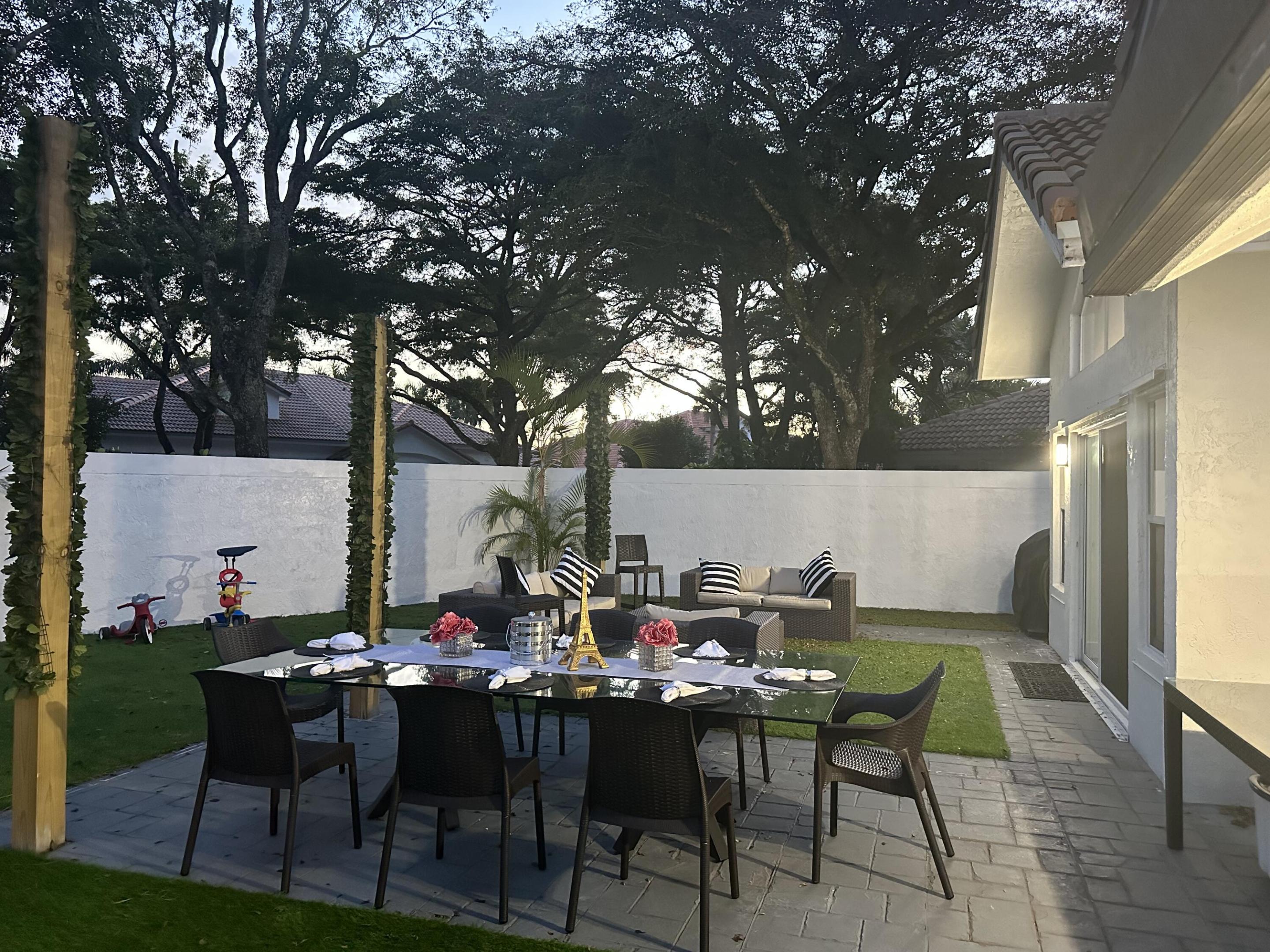 2252 NW 53 Rd Street