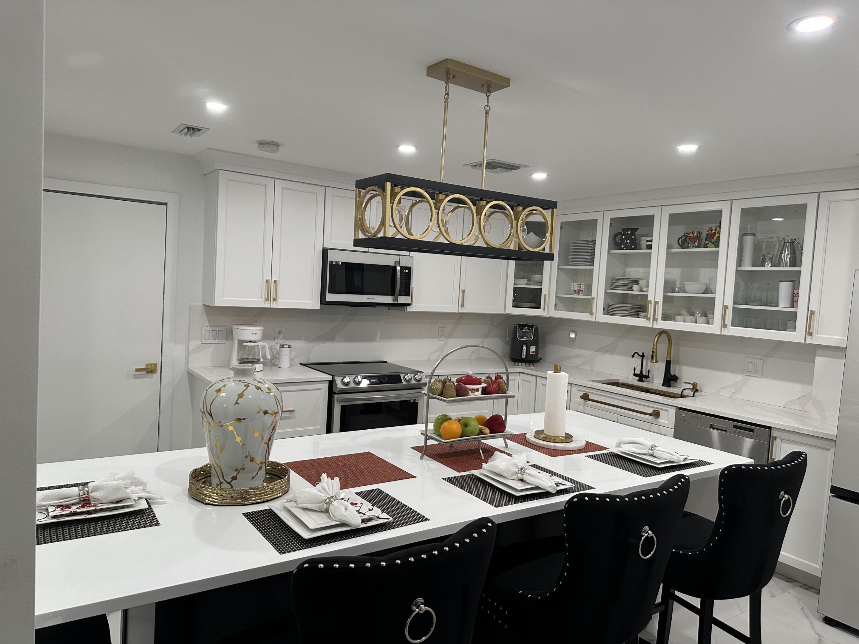 2252 NW 53 Rd Street