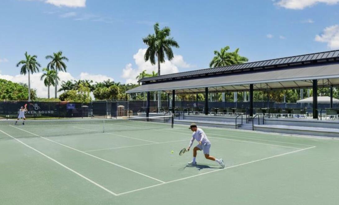 2252 NW 53 Rd Street