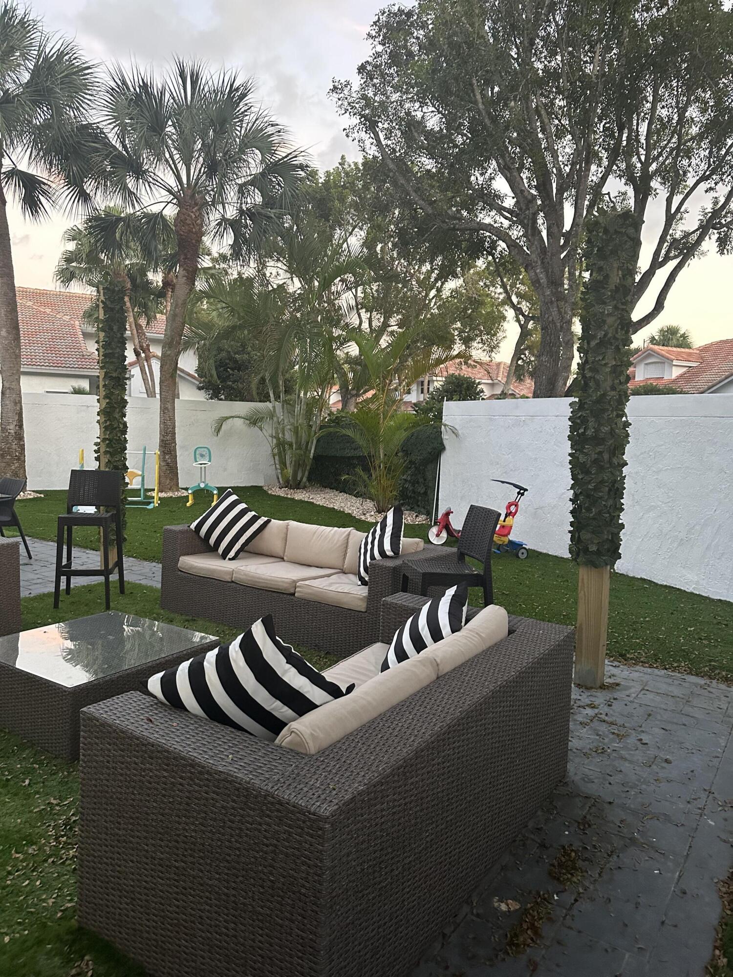 2252 NW 53 Rd Street