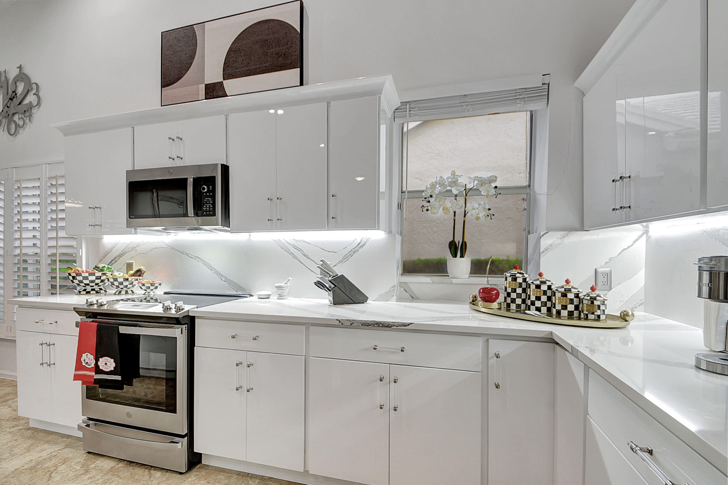 8169 Horseshoe Bay Road