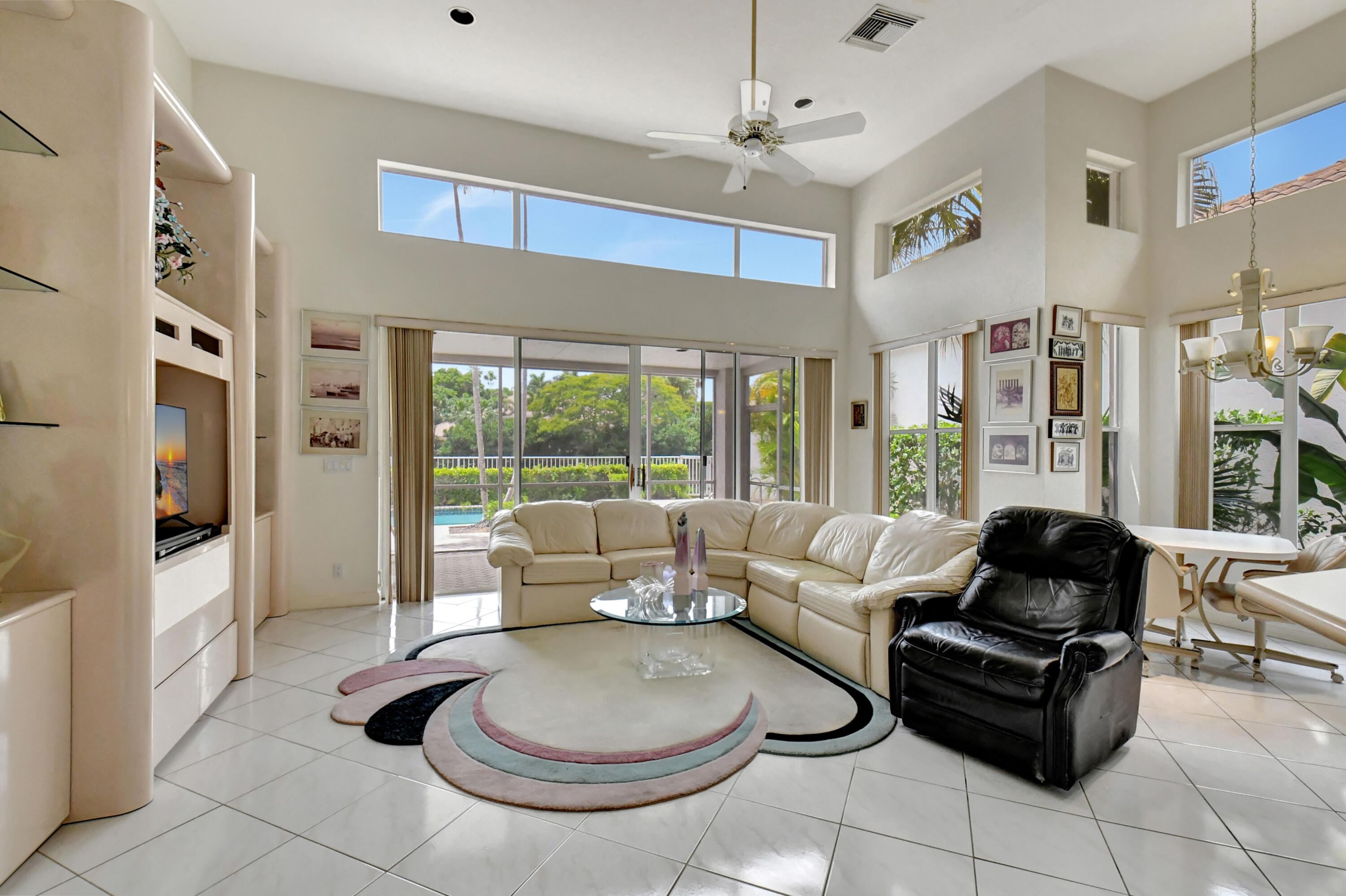 5827 NW 25th Terrace