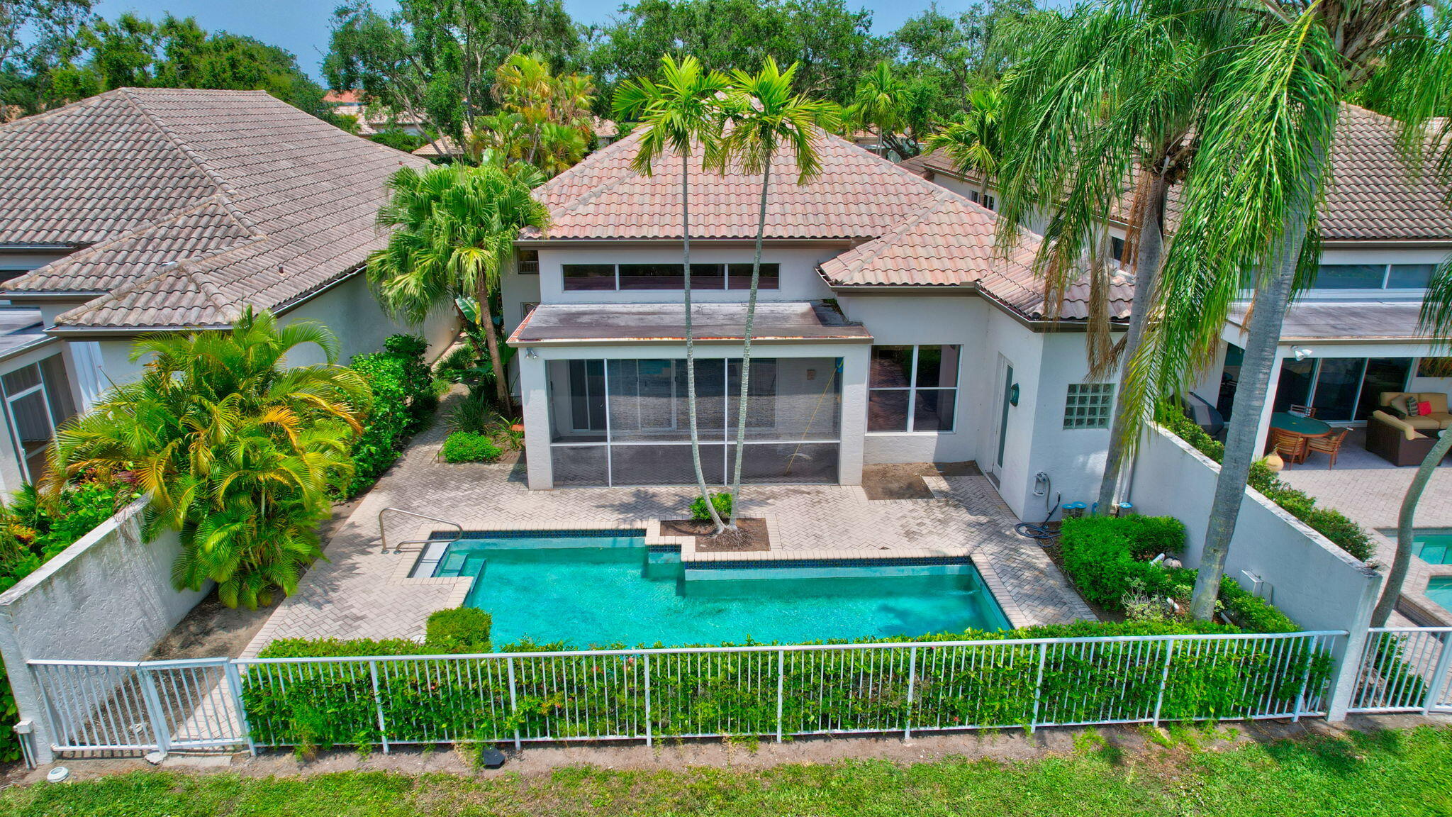 5827 NW 25th Terrace