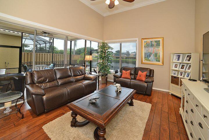 2476 NW 67th Street