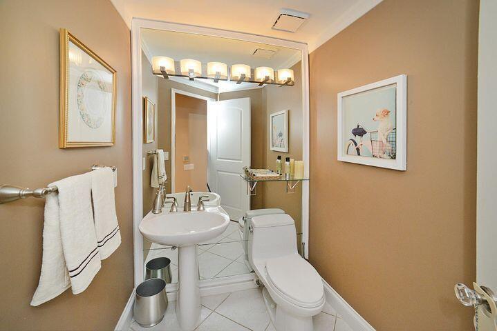 2476 NW 67th Street