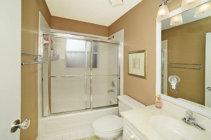 2476 NW 67th Street