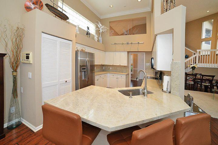 2476 NW 67th Street