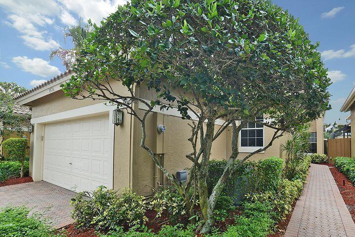 2476 NW 67th Street