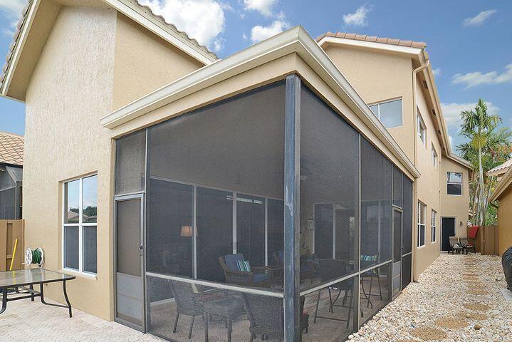 2476 NW 67th Street