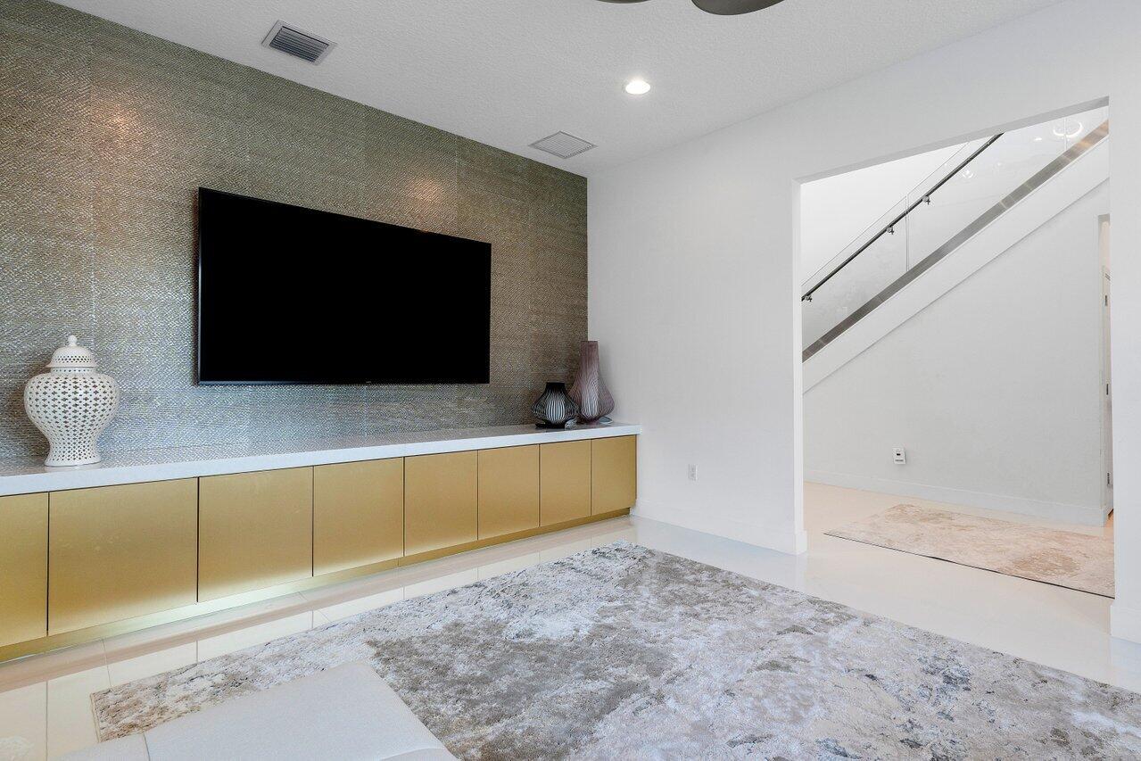 17106 Aquavera Way