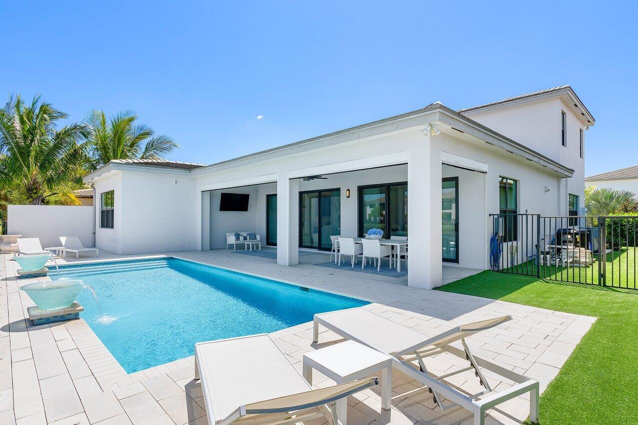 17106 Aquavera Way