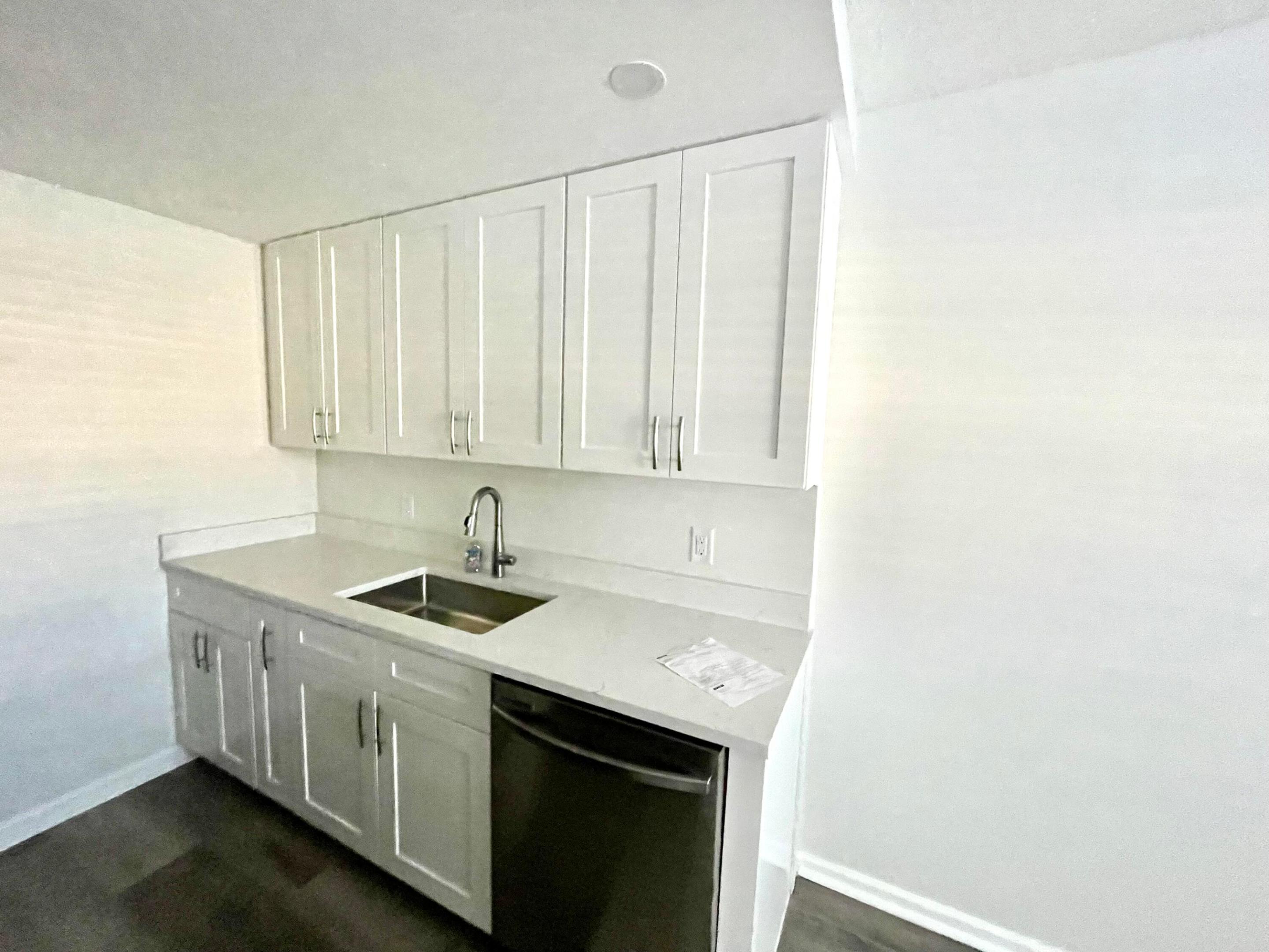 2080 Guildford E E