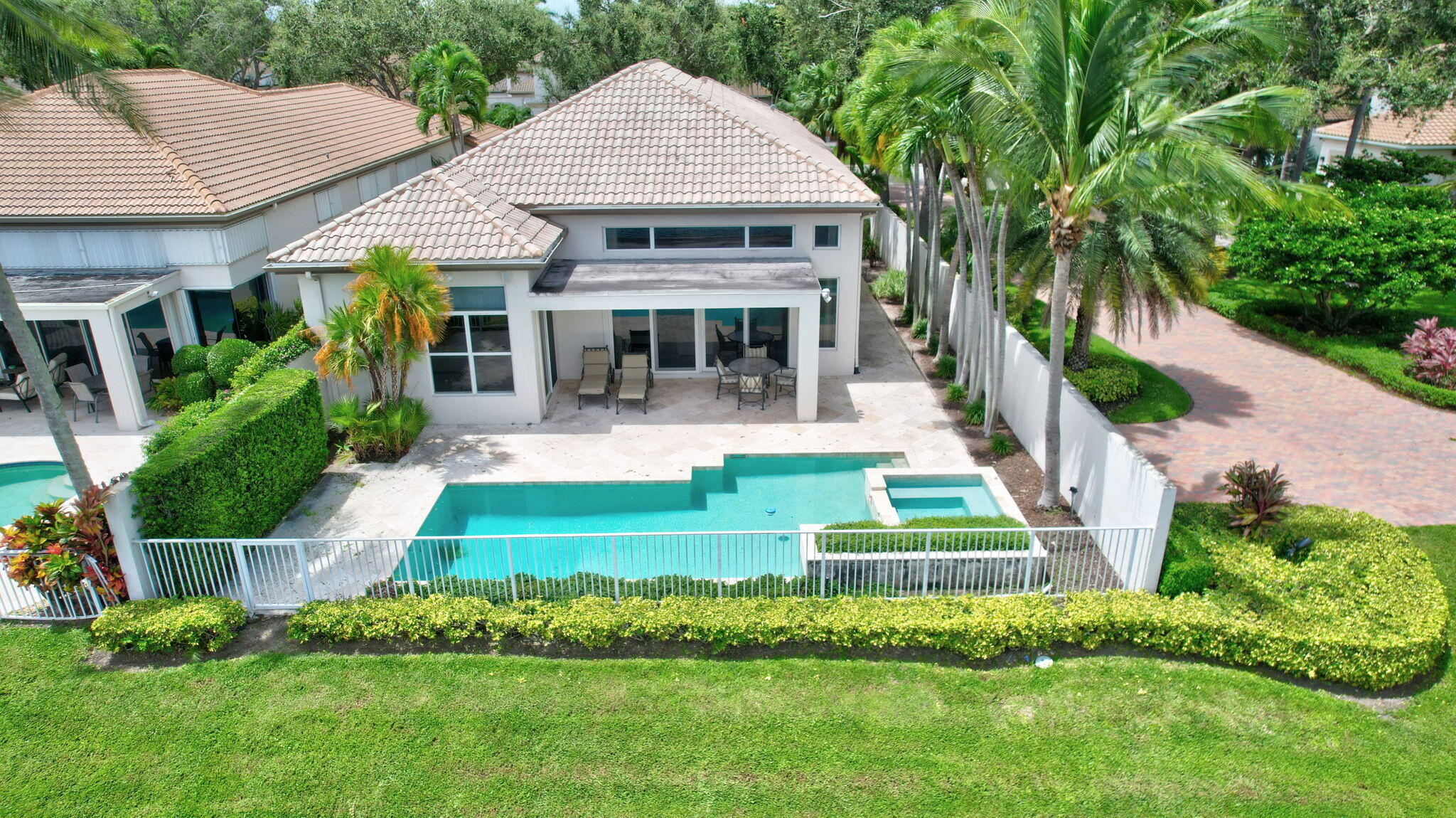 5854 NW 25th Terrace