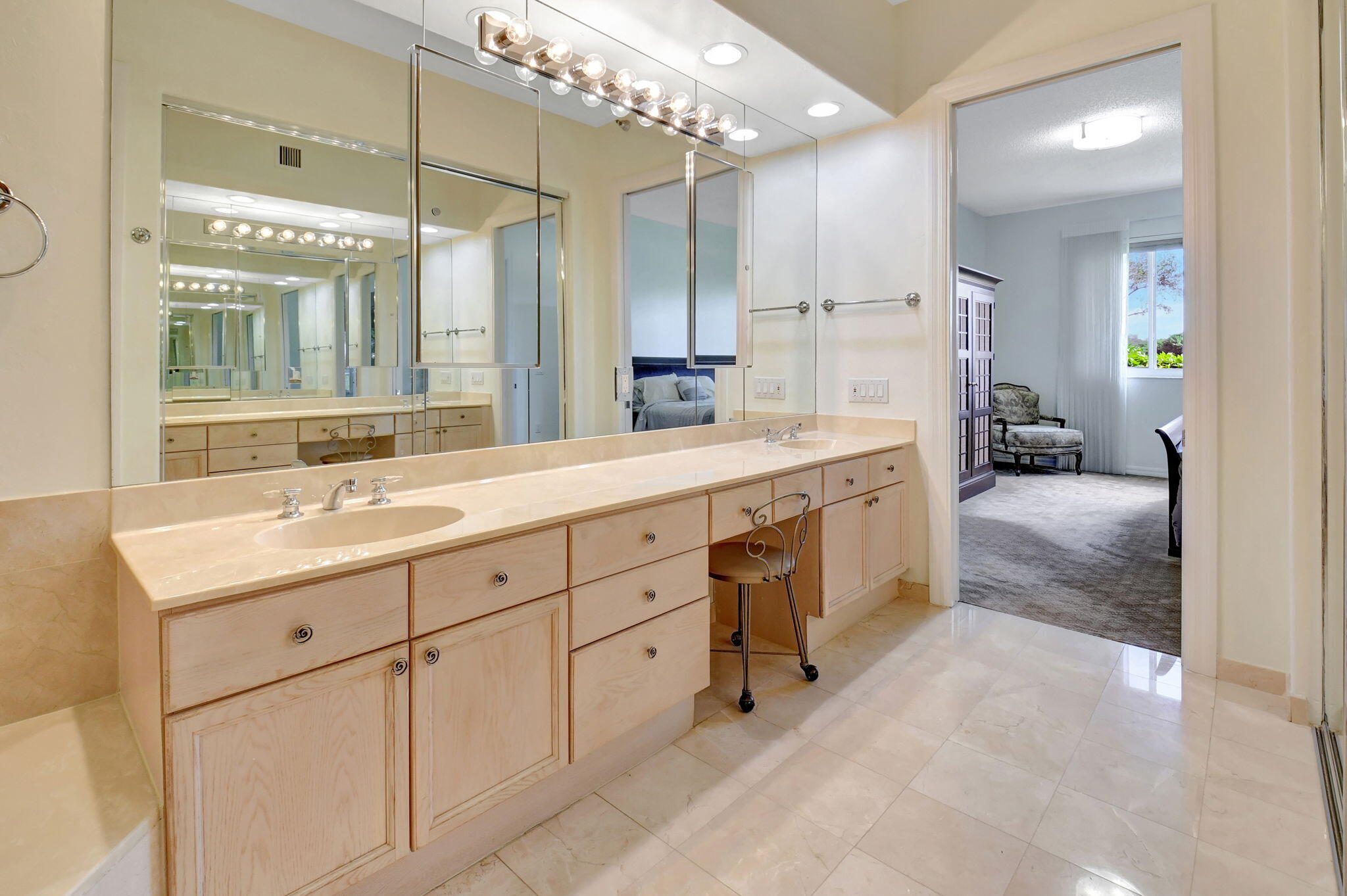 2454 NW 59th Street 1201