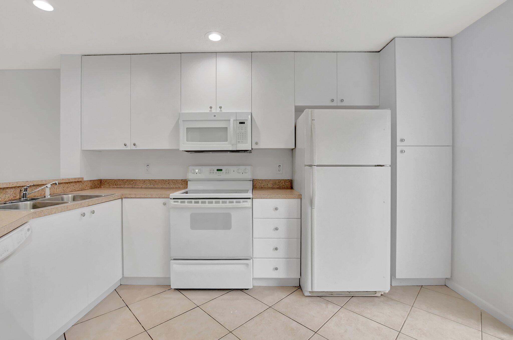 7630 Lago Del Mar Drive 6