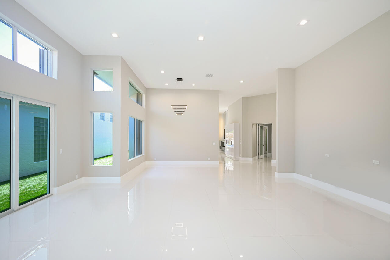 5147 NW 24th Way