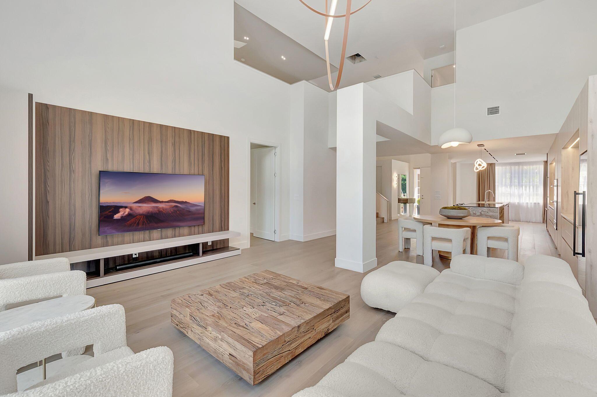 5607 NW 24th Terrace