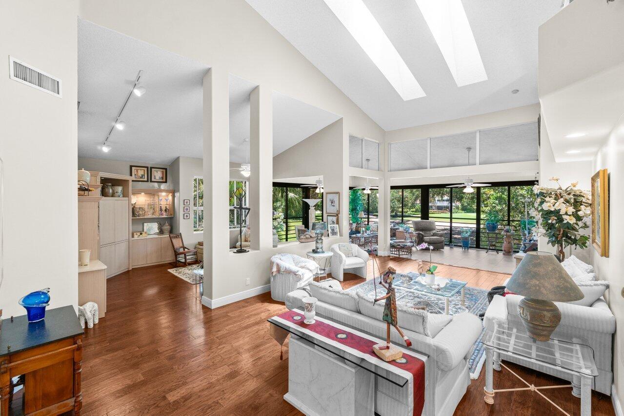 5846 NW 24th Avenue 202