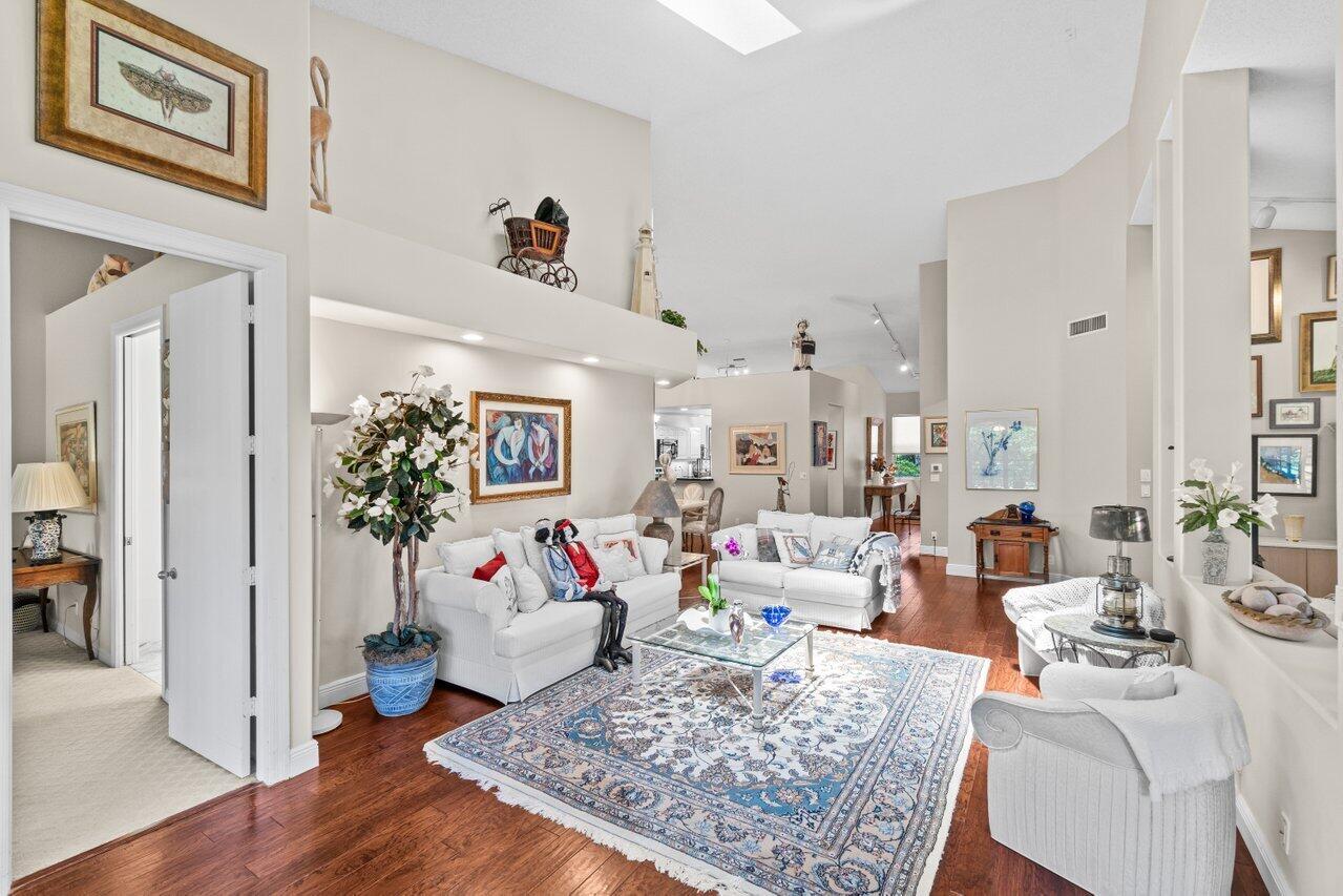 5846 NW 24th Avenue 202