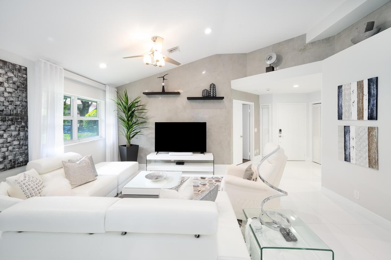 2081 NW 52nd Street