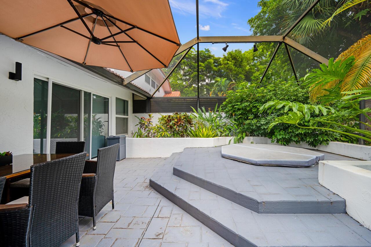 2081 NW 52nd Street