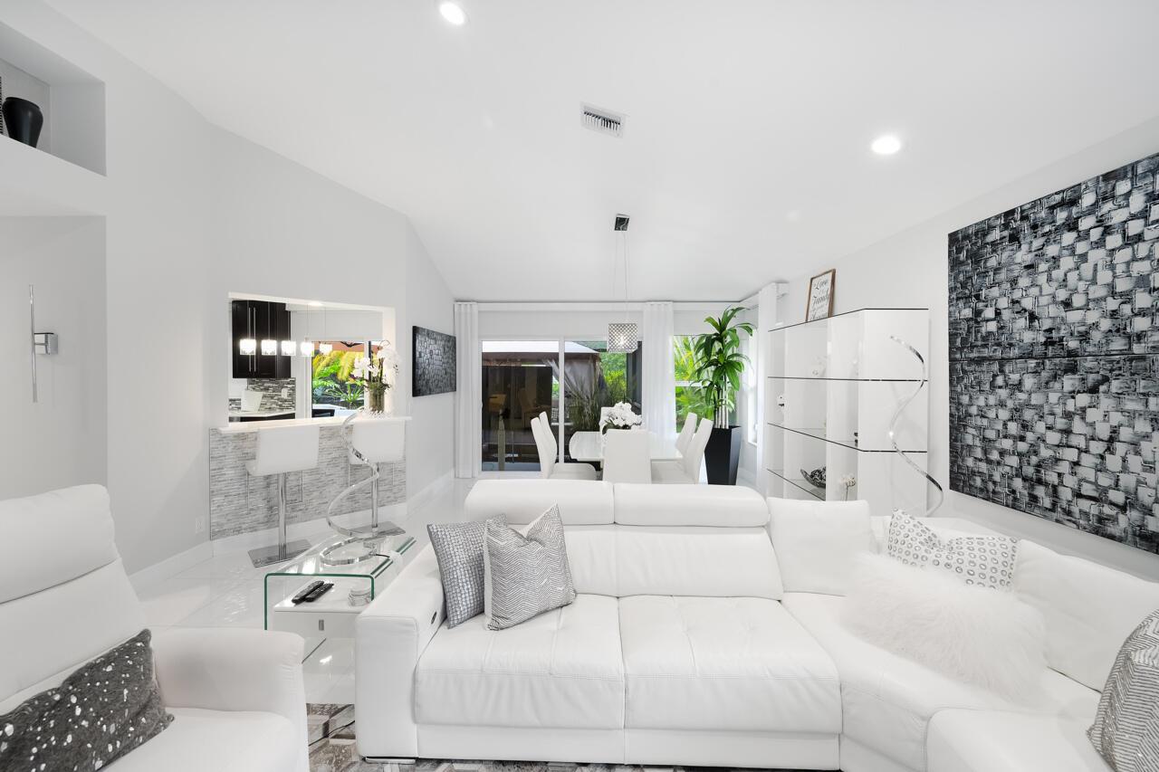 2081 NW 52nd Street