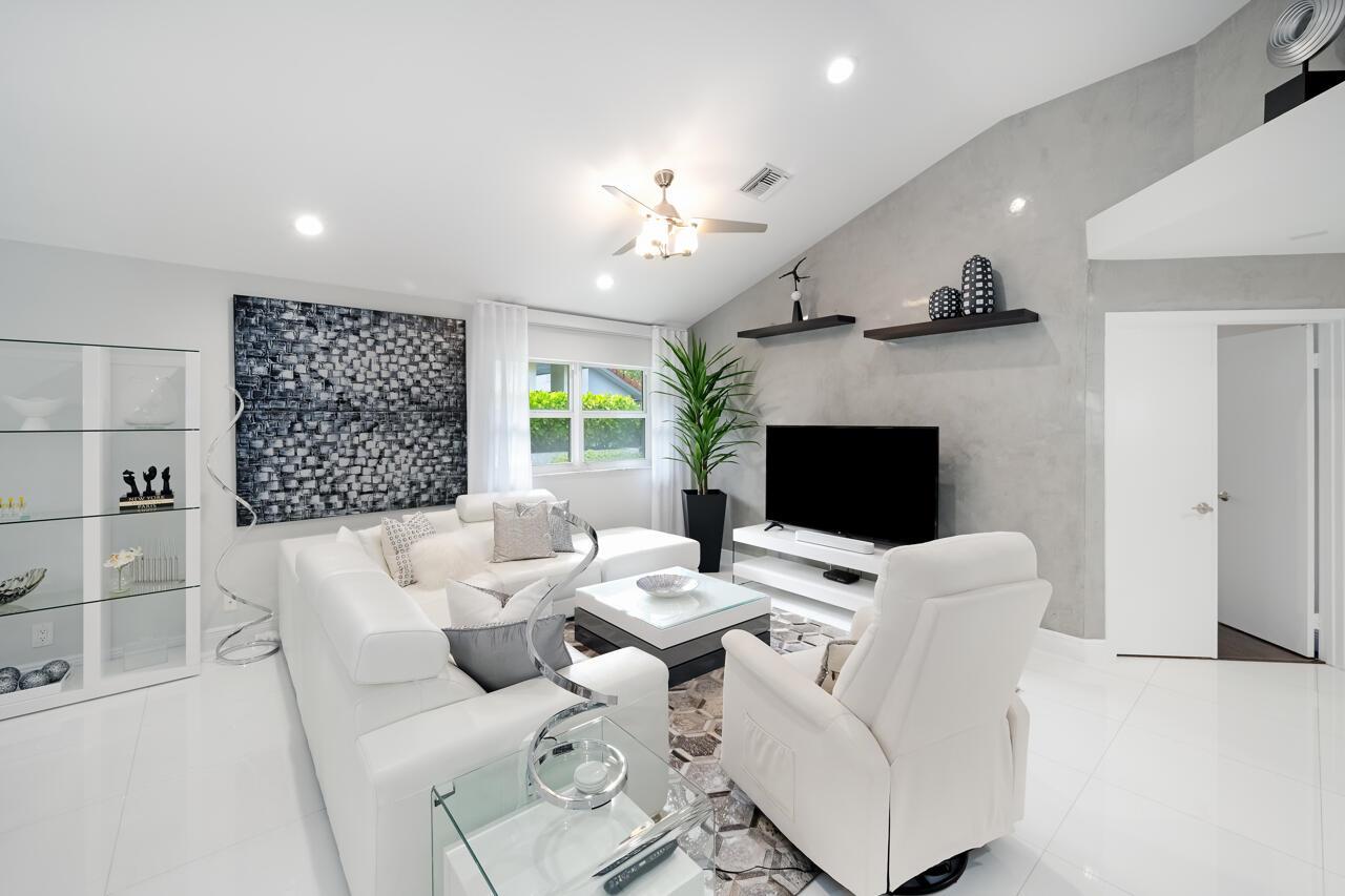 2081 NW 52nd Street