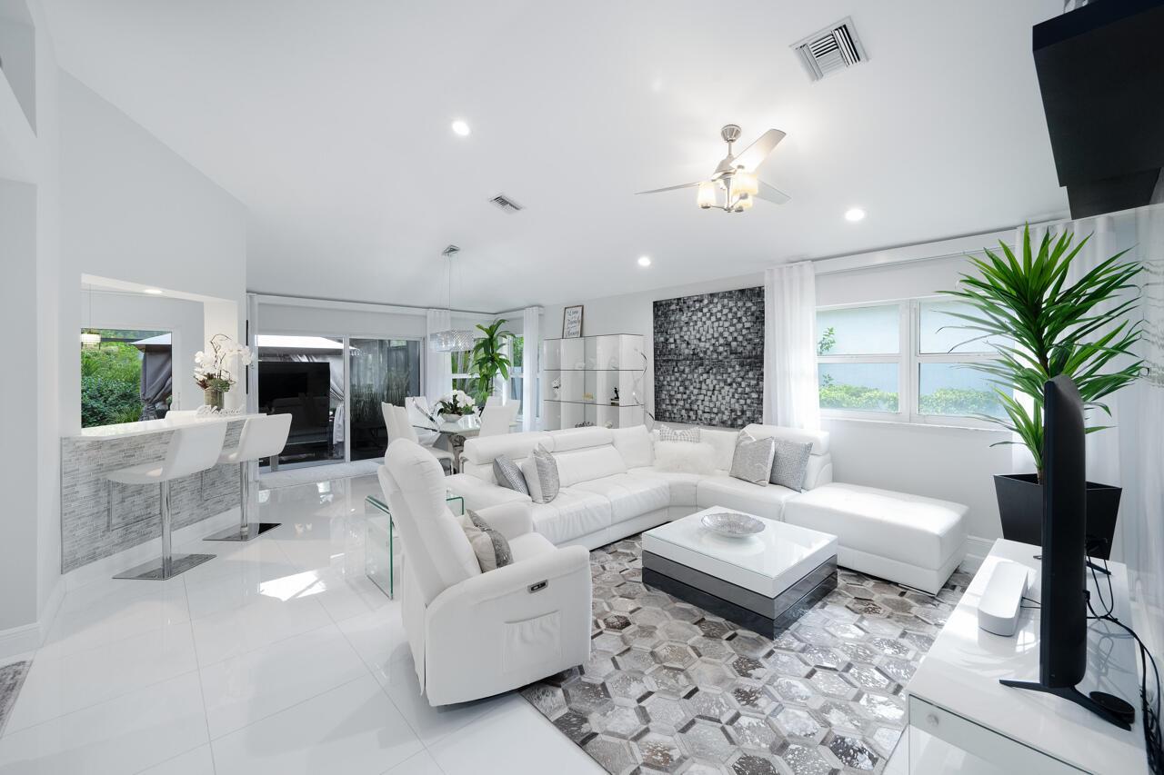 2081 NW 52nd Street