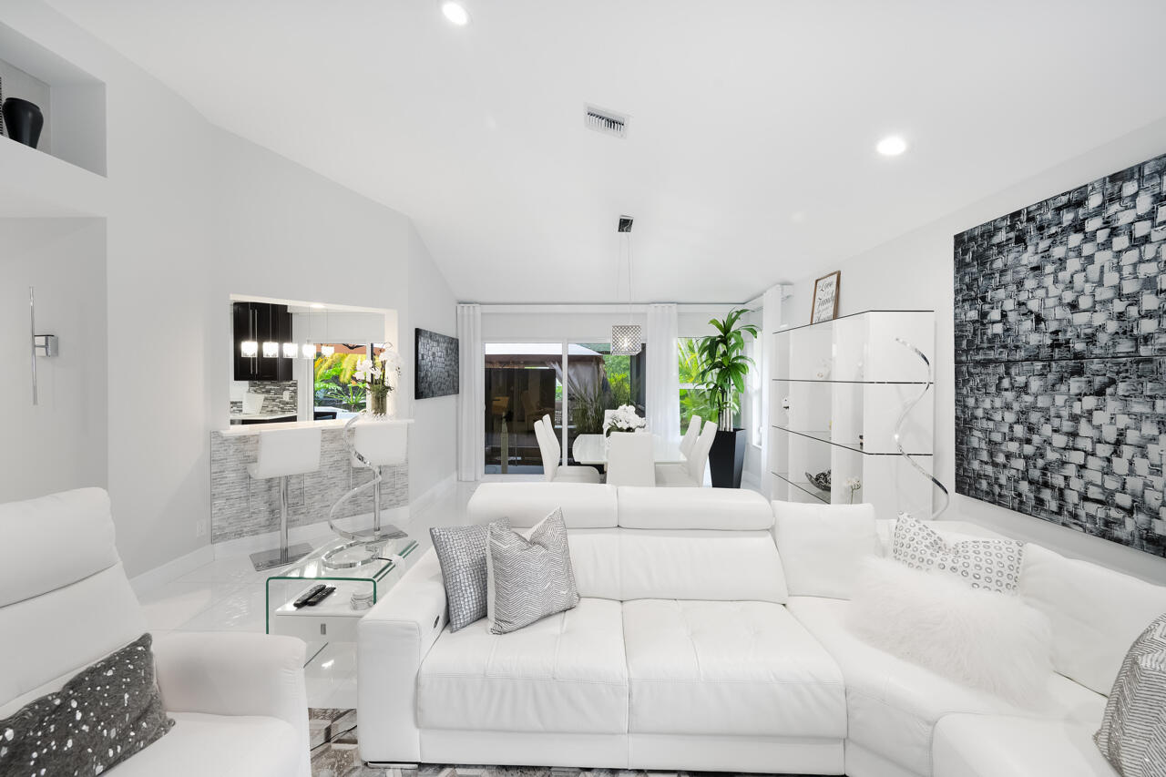 2081 NW 52nd Street