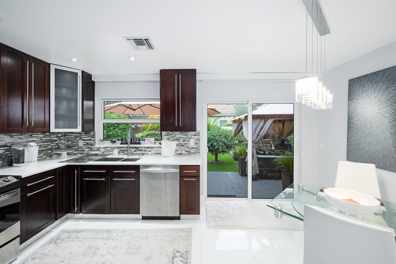 2081 NW 52nd Street